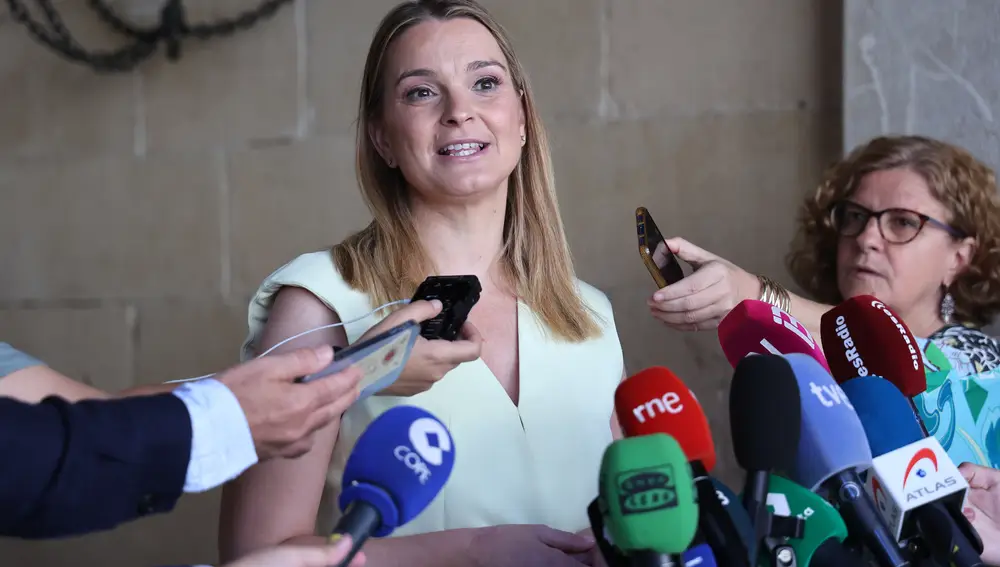 El Rey recibe en Palma a la presidenta de las Islas Baleares, Margalida Prohens