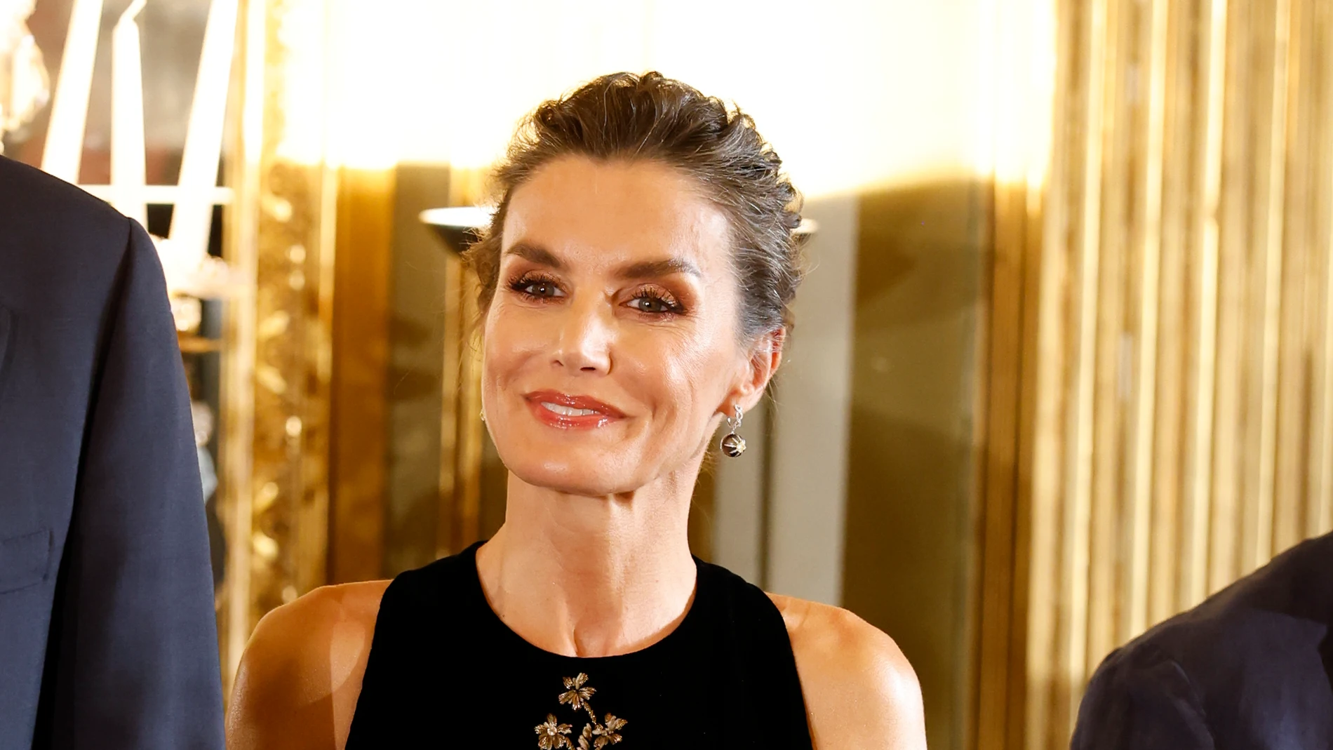 GRAF3129. PARÍS, 25/07/2024.- La reina Letizia, durante una recepción al equipo olímpico español, este jueves en la Embajada de España en París. EFE/Juanjo Martín