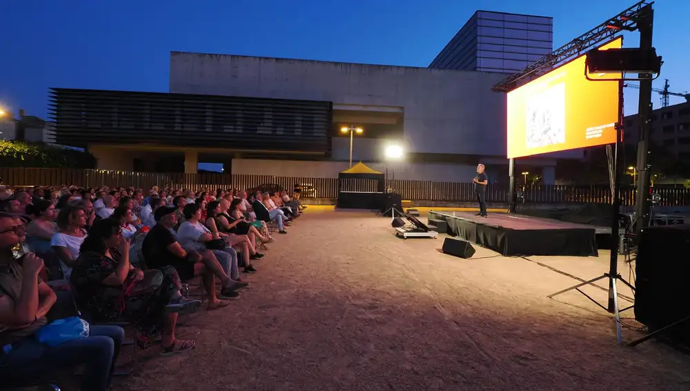Jesús Callejo cierra las actividades de verano de las Cortes de Castilla y León