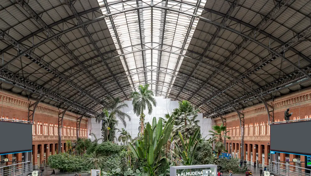 La antigua estación de Atocha, rehabilitada como vestíbulo-jardín