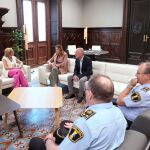 La alcaldesa y la consellera, junto al edil de Policía, Jesús Carbonell, y el jefe de la Policía Local, José Vicente Herrera