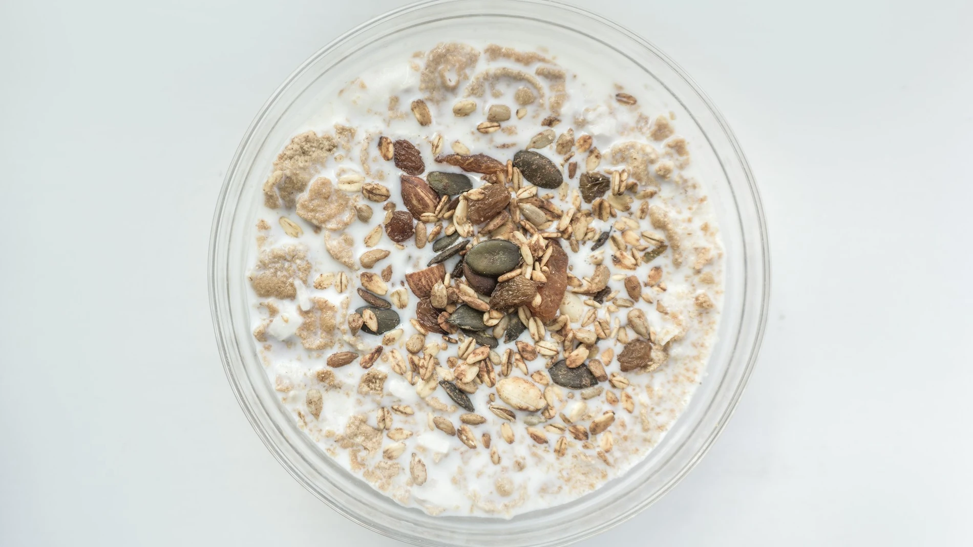 Postre de avena con leche