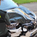 Un coche de la Guardia Civil tras ser golpeado en un operativo