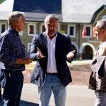 El presidente de las Cortes, Carlos Pollán, asiste a la localidad leonesa de Sabero en visita institucional
