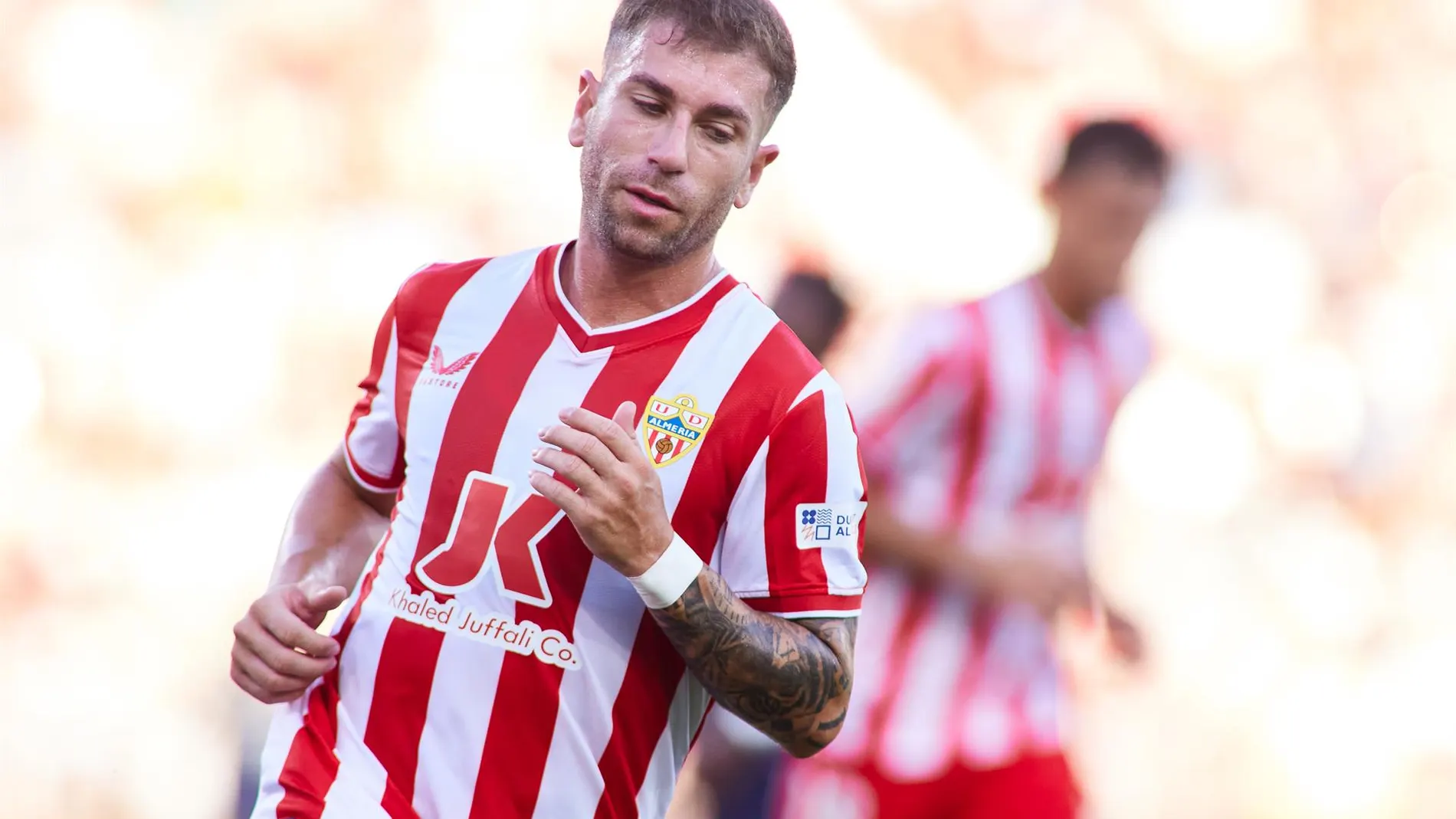 Fútbol.- El centrocampista Adrián Embarba regresa al Rayo Vallecano cedido por el Almería