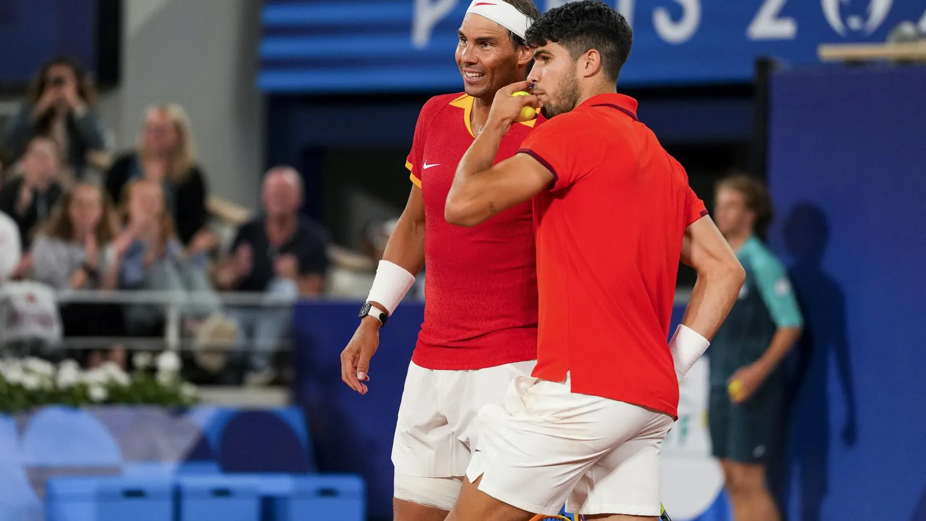 AMP.- JJ.OO/Tenis.- (Crónica) Nadal y Alcaraz por partida doble superan el primer día en París