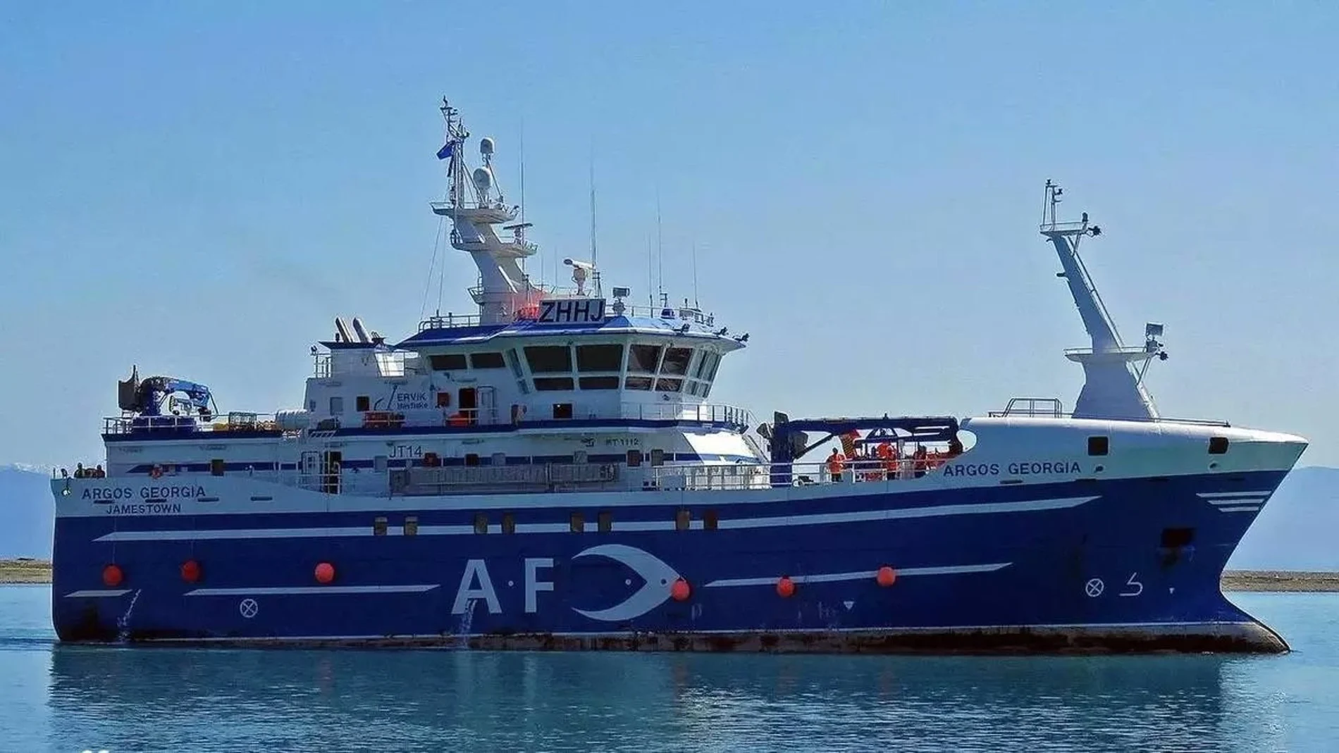 Los supervivientes del naufragio del 'Argos Georgia' en Malvinas llegarán este domingo a Santiago y a Madrid
