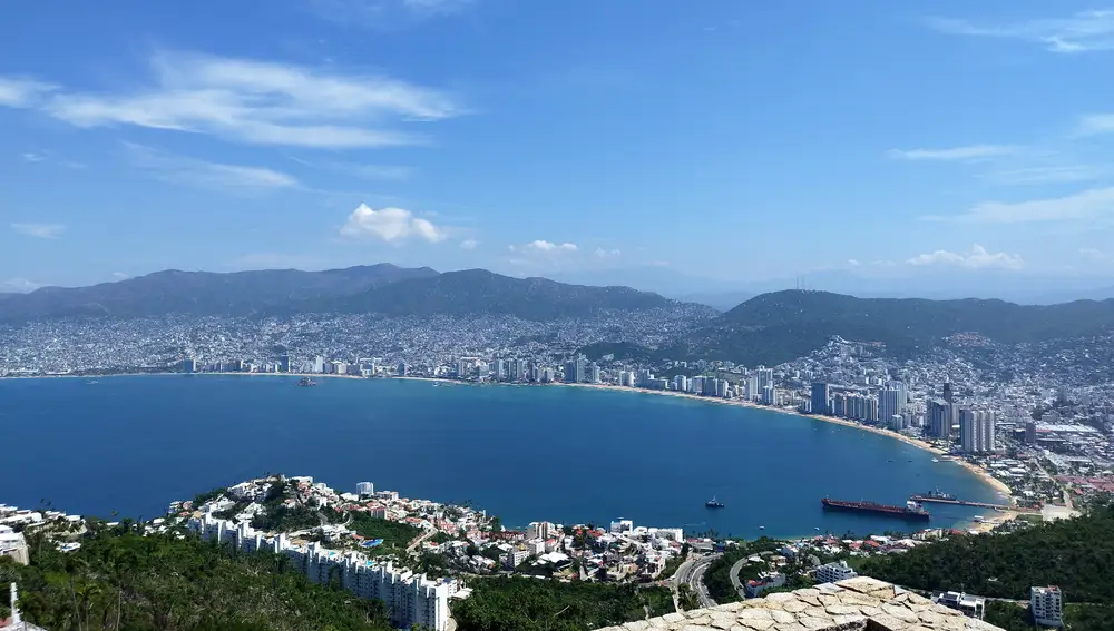 Desde este posición, es visible toda la bahía