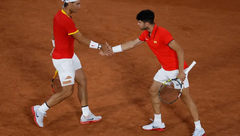 Nadal y Alcaraz celebran un punto ante González y Molteni
