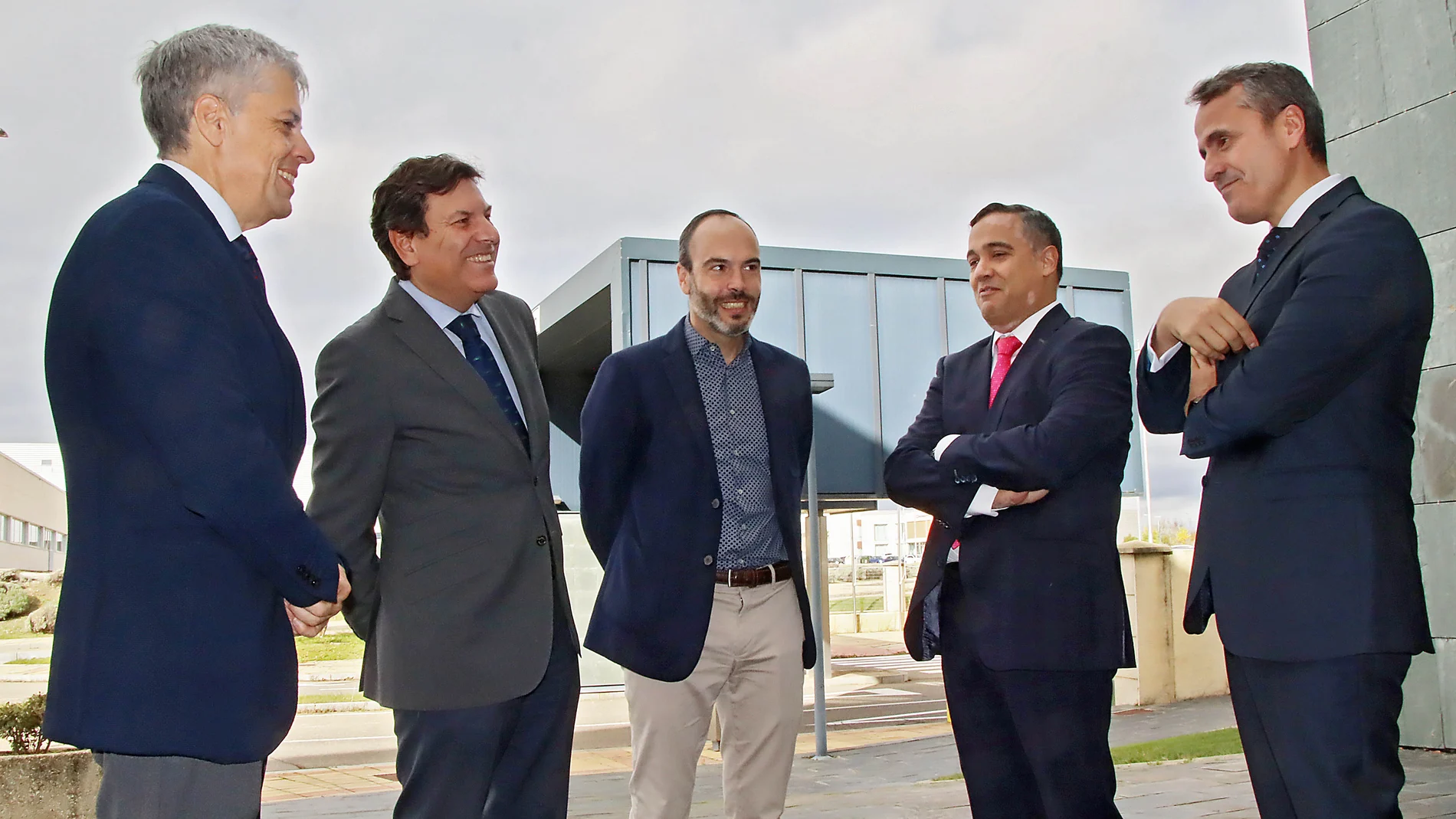 Carlos Fernández Carriedo visita una empresa tecnológica de León