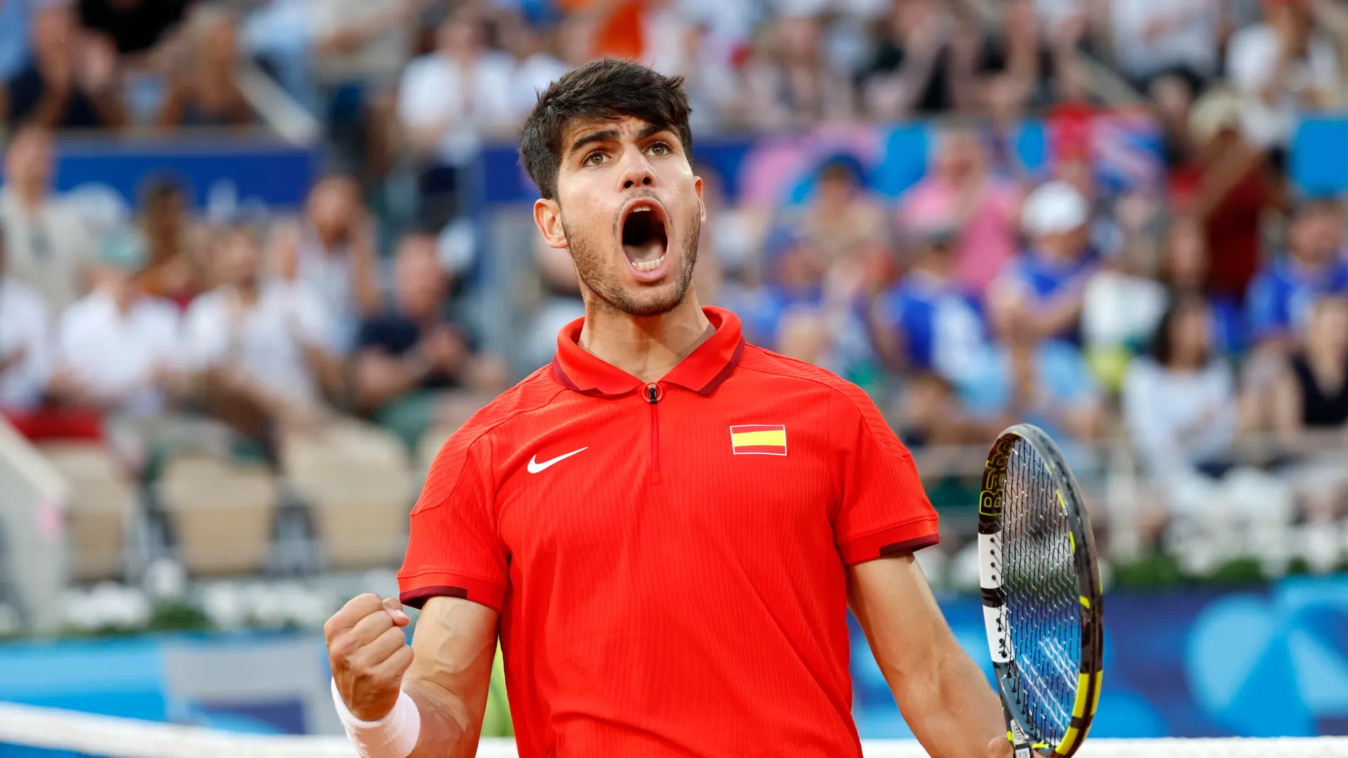 Paris (France), 29/07/2024.- Carlos Alcaraz of Spain reacts during the Men's Singles second round match against Tallon Griekspoor of the Netherlands at the Tennis competitions in the Paris 2024 Olympic Games, at the Roland Garros in Paris, France, 29 July 2024. (Tenis, Francia, Países Bajos; Holanda, España) EFE/EPA/FRANCK ROBICHON