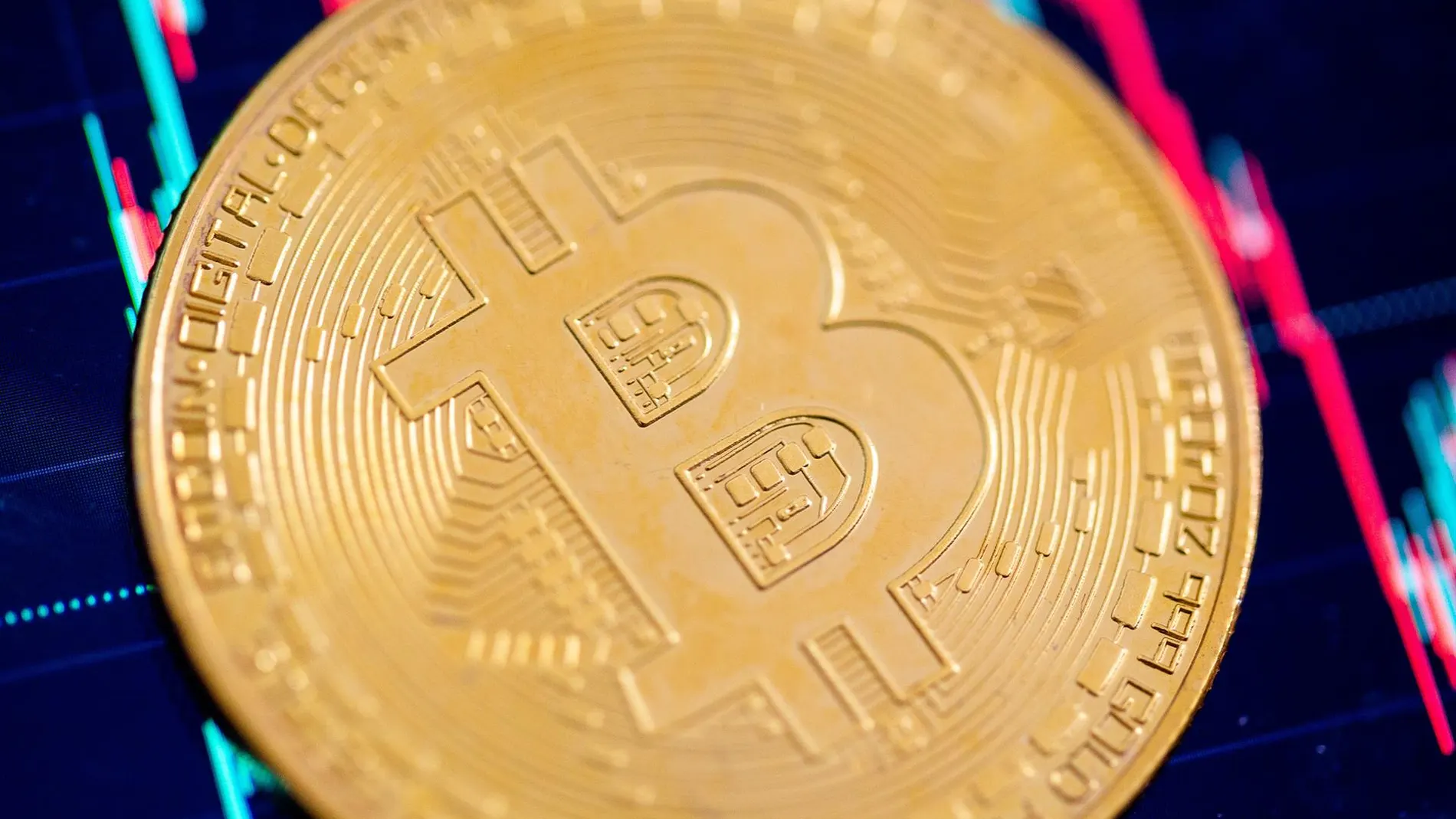 Economía.-El bitcoin roza los 70.000 dólares por la intención de Trump de convertir EEUU en la "criptocapital" del mundo