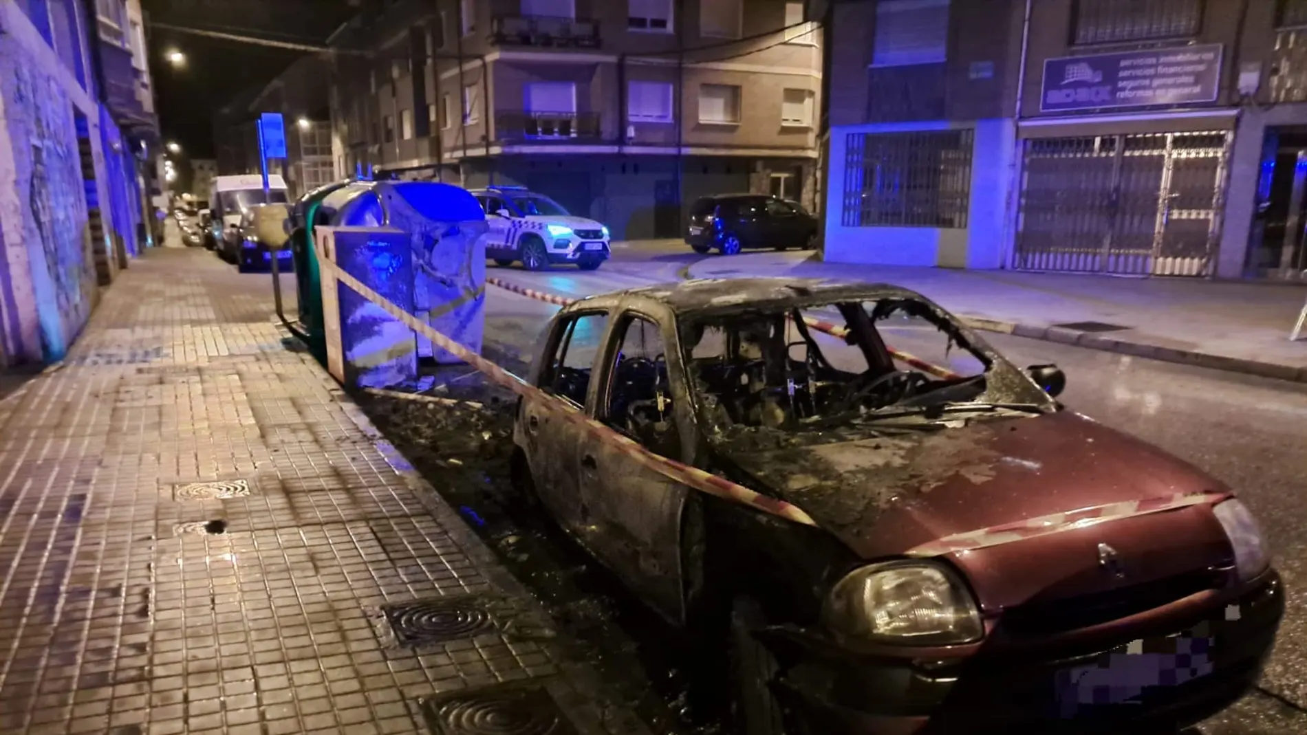 Contenedores incendiados en Ponferrada