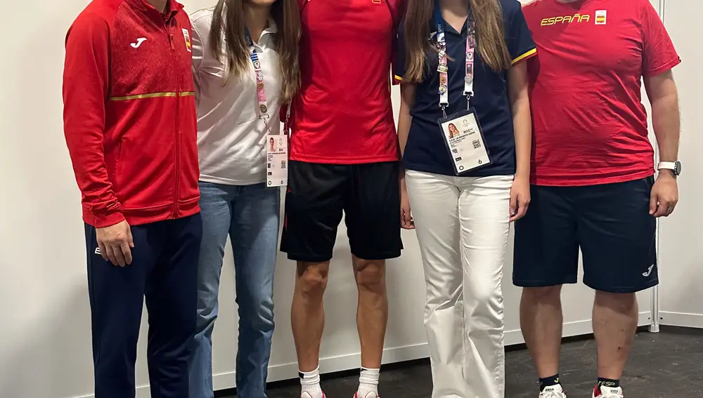La Princesa Leonor y la Infanta Sofía apoyan a Álvaro Robles durante los Juegos Olímpicos