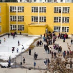 Tepeseni es una localidad al noreste de Rumanía. Imagen de archivo de un colegio en Bucarest, capital rumana