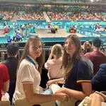 Leonor y Sofía en una nueva jornada en París,