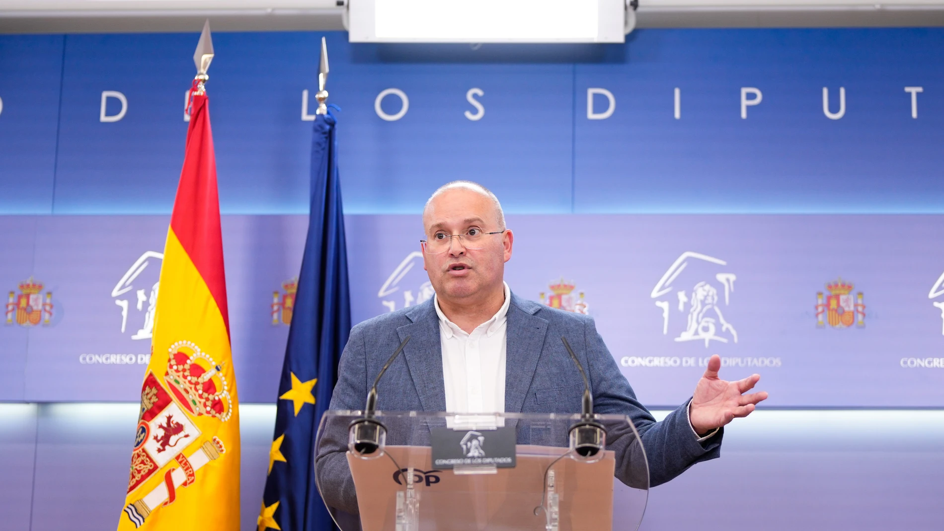 MADRID, 30/07/2024.- El portavoz del grupo parlamentario popular, Miguel Tellado, ofrece una rueda de prensa este martes en el Congreso de los Diputados, en Madrid. EFE/ Borja Sánchez-Trillo