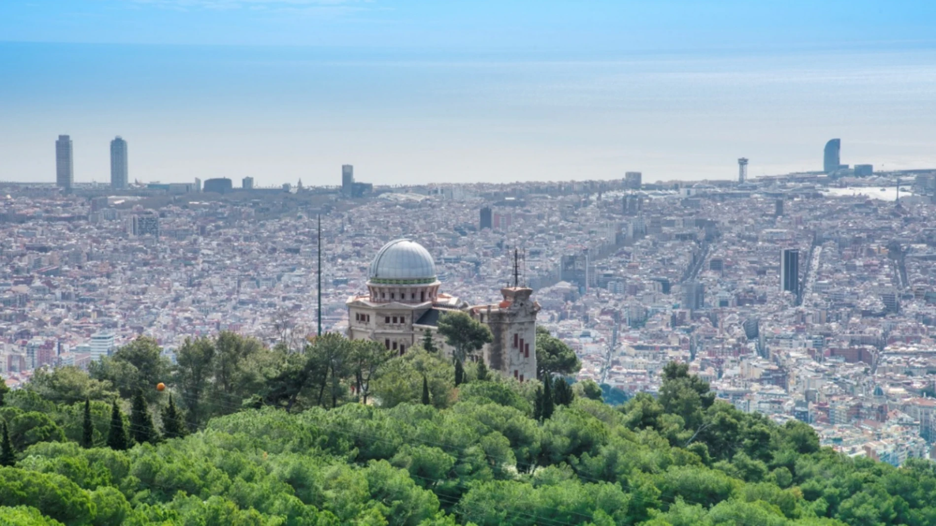 Vistas panorámicas de Bacelona cerca del Observatori Fabra