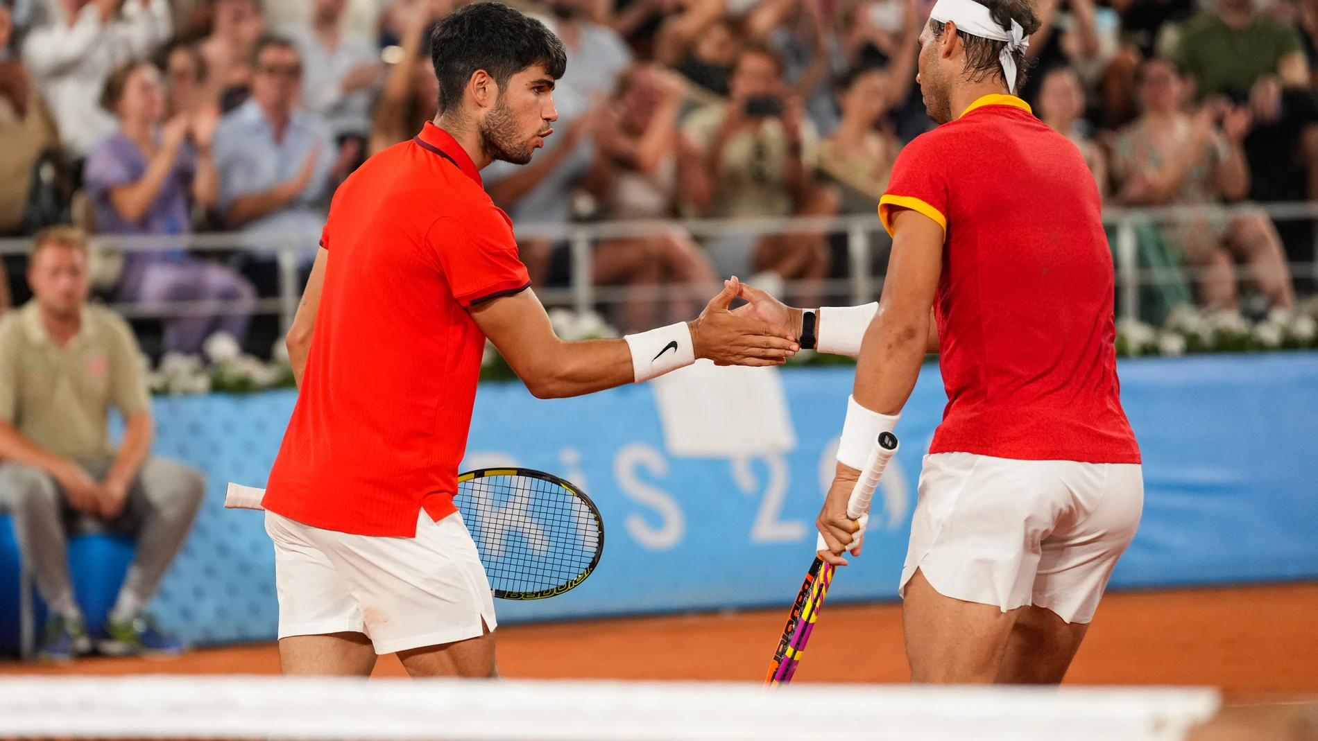 Rafael Nadal of Spain and Carlos Alcaraz of Spain gesture against Austin Krajicek of USA and Rajeev Ram of USA during the men's doubles quarter-final tennis match on Court Philippe-Chatrier at the Roland-Garros Stadium during the Paris 2024 Olympic Games, in Paris on July 31, 2024. AFP7 31/07/2024 ONLY FOR USE IN SPAIN