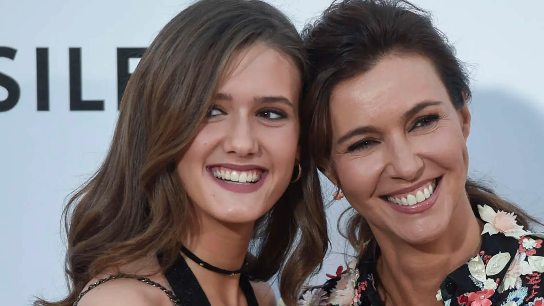 Arantxa del Sol junto a su hija Lucía