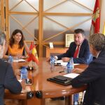 González Gago se reúne con el presidente de la Fundación Centro Nacional del Vidrio, Andrés Ortega
