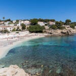 Descubre cuál es el pueblo costero de Alicante menos conocido y con playas paradisíacas