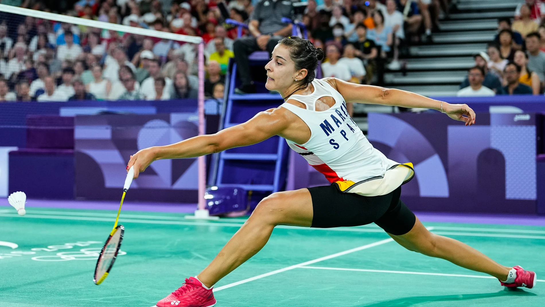 Carolina Marin of Spain competes against Rachael Darragh of Ireland during the Badminton Women's Singles Group L match at Porte de la Chapelle Arena during the 2024 Paris Summer Olympic Games in Paris, France. AFP7 31/07/2024 ONLY FOR USE IN SPAIN