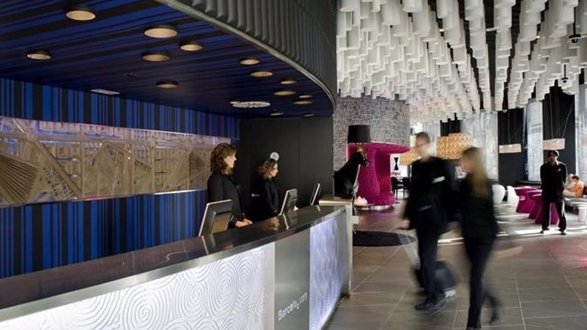 Economía.- Los hoteleros alertan del "caos" que provocaría el nuevo registro de viajeros que exigirá Interior en octubre
