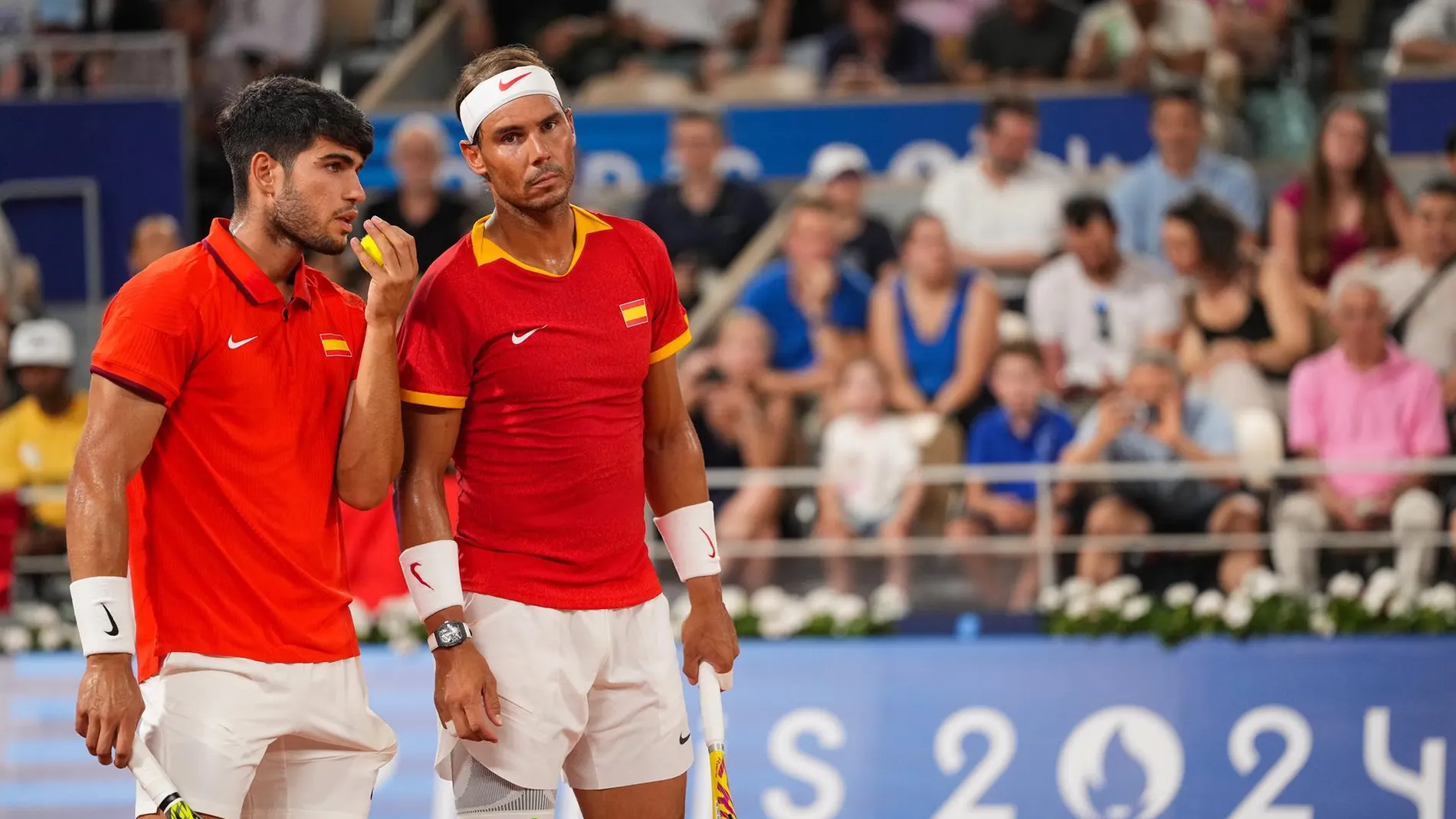 AMP. JJ.OO/Tenis.- Alcaraz avanza solo en el adiós del dobles con Nadal