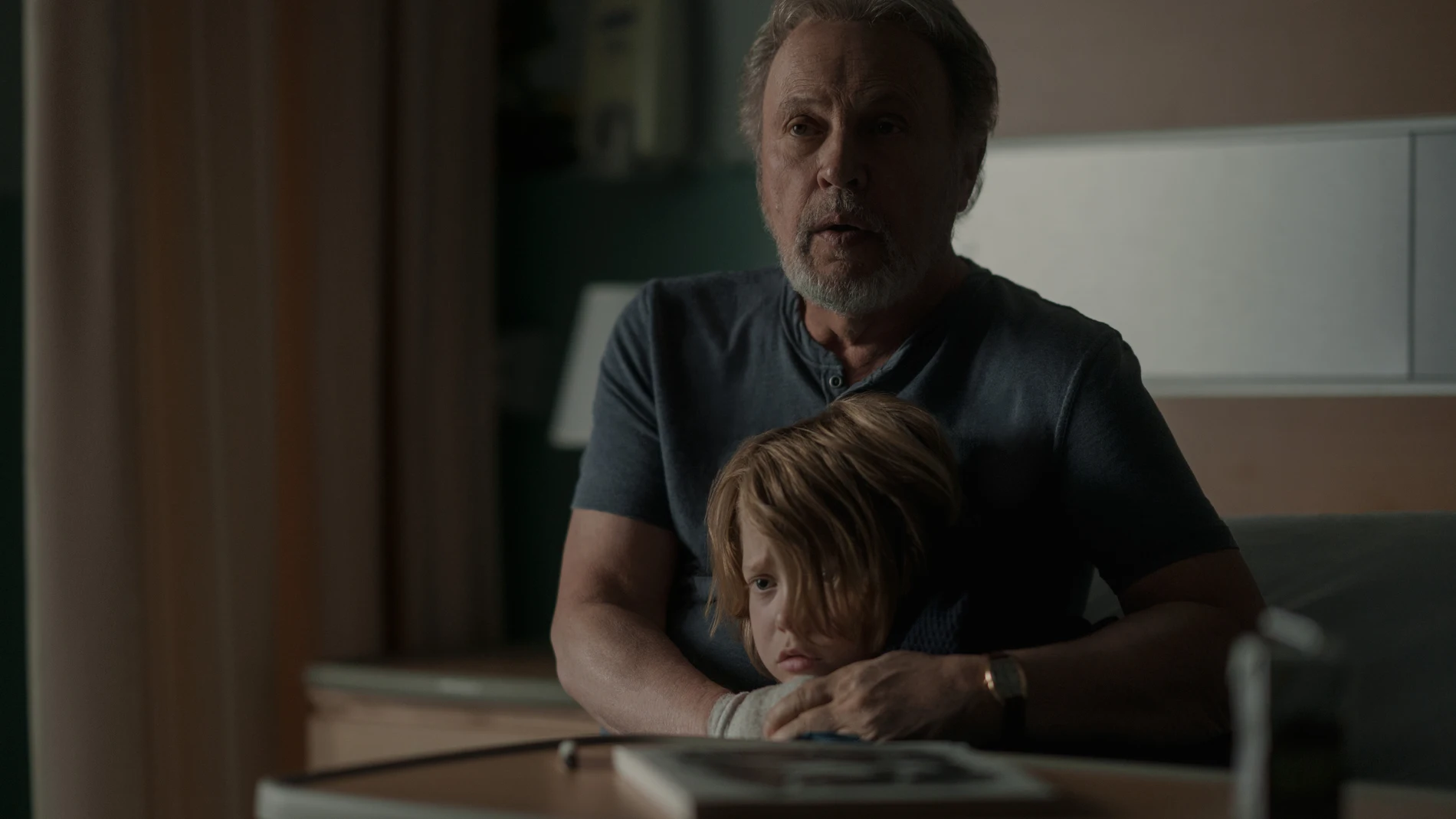 Apple TV+ revela imágenes de "Before" el nuevo thriller con Billy Crystal