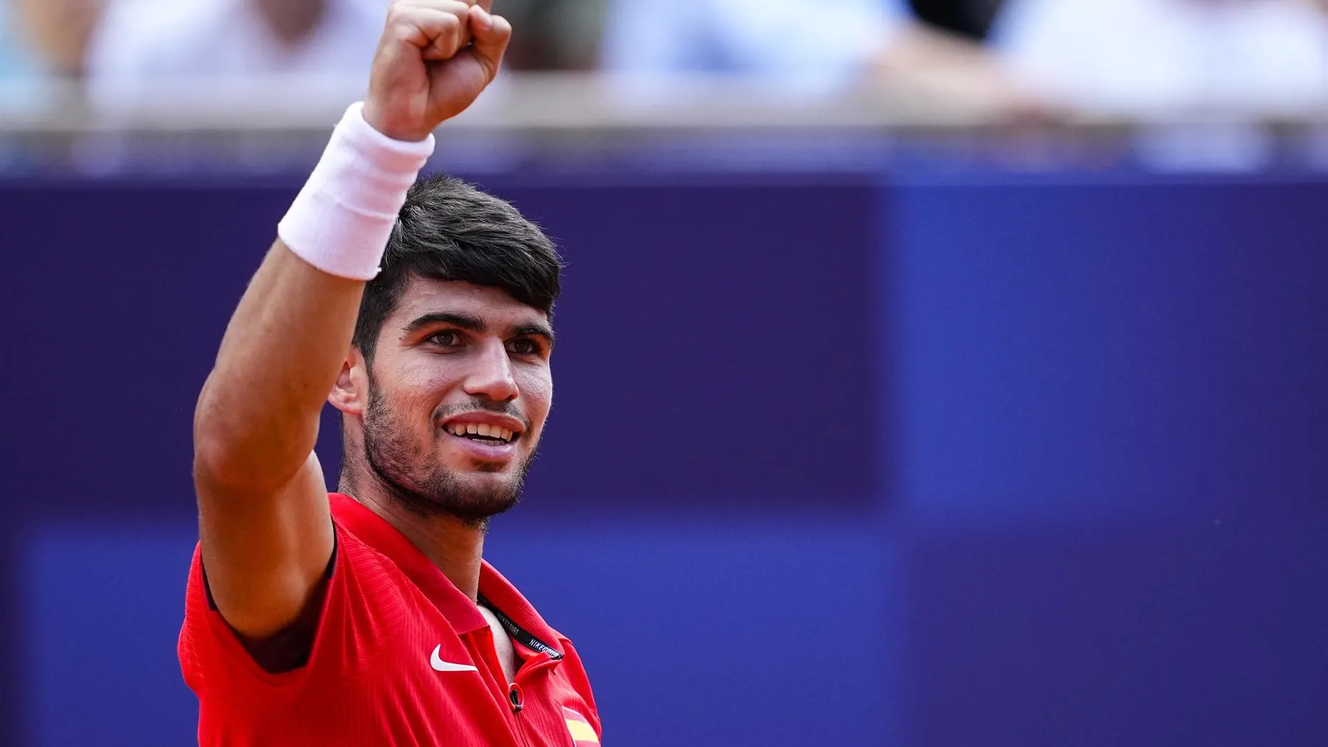 AMP. JJ.OO/Tenis.- Carlos Alcaraz supera a Tommy Paul y está a un paso de la medalla