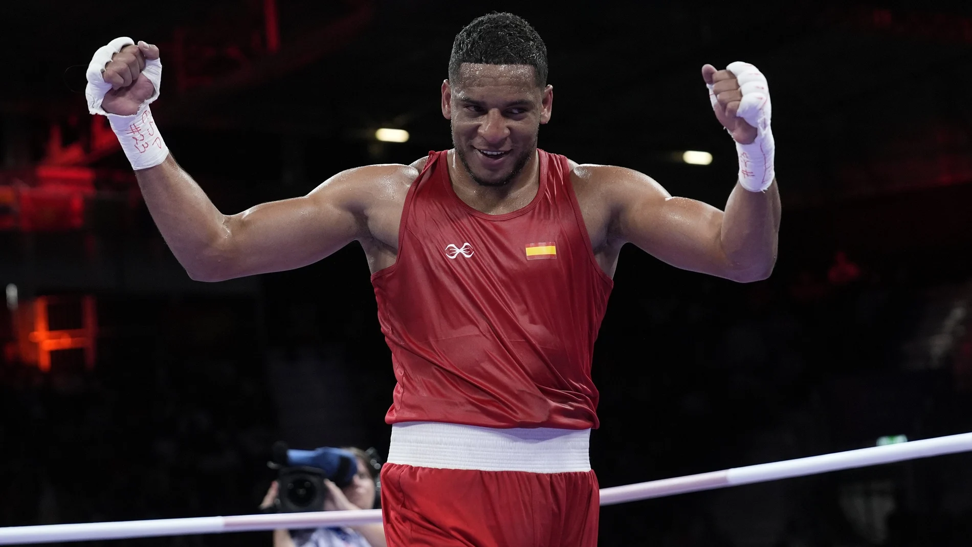 Enmanuel Reyes celebra su pase a las semifinales