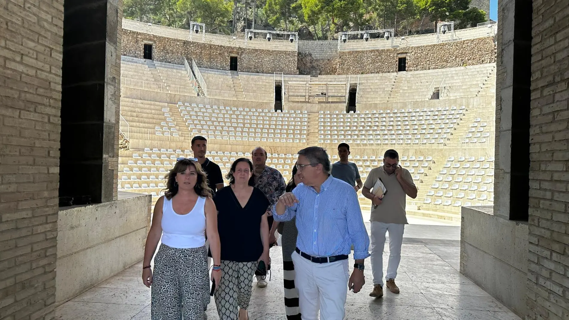 El conseller ha visitado el Teatro romano de Sagunto
