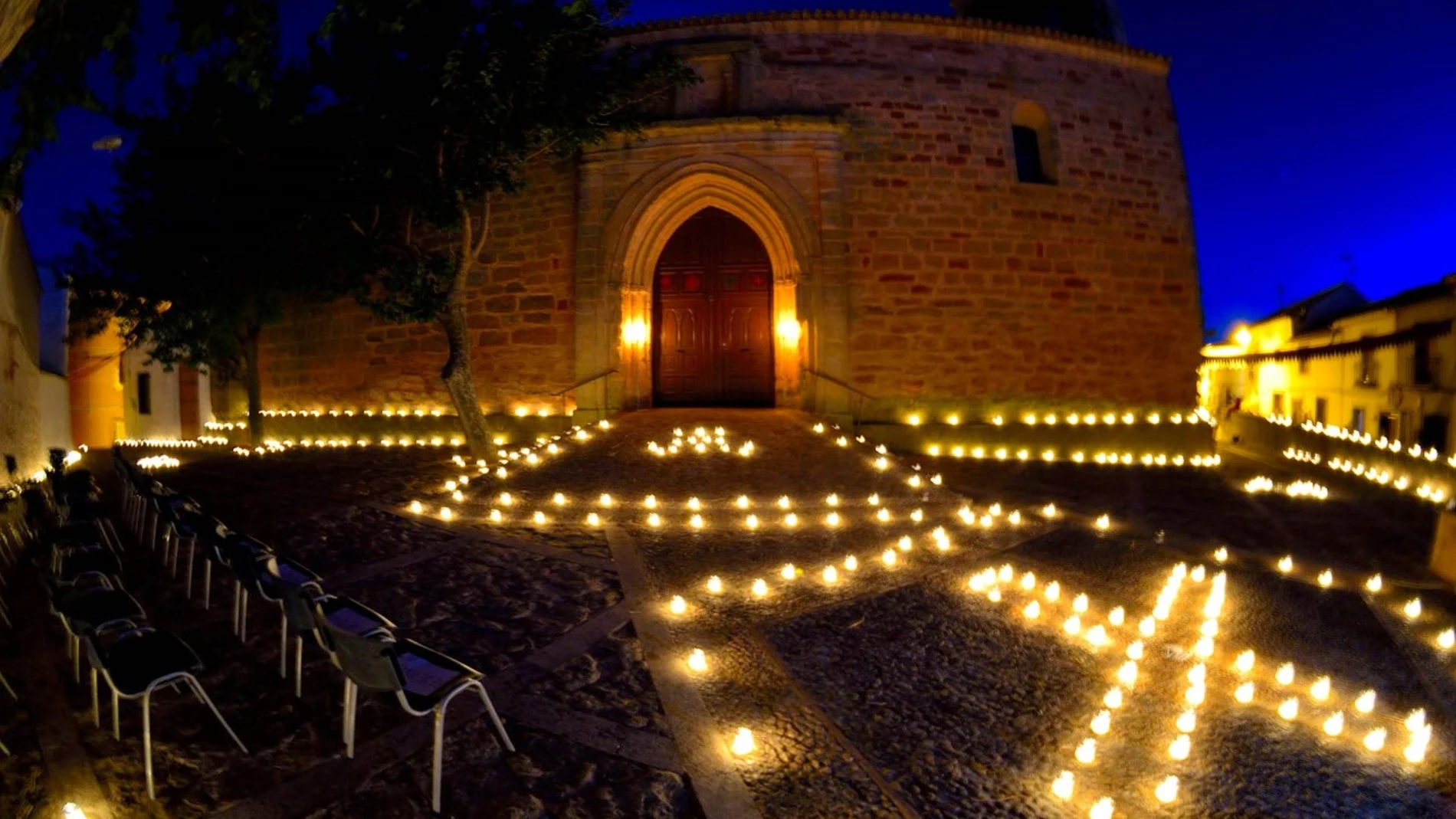 'El pueblo de las velas' de Castilla-La Mancha se iluminará este fin de semana con más de 20.000 cirios