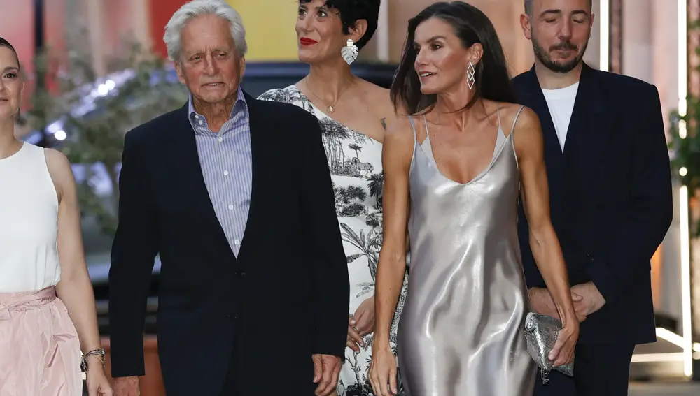 Letizia y sus impresionantes pendientes diseñados por Bárbara Goenaga, pareja de Borja Sémper