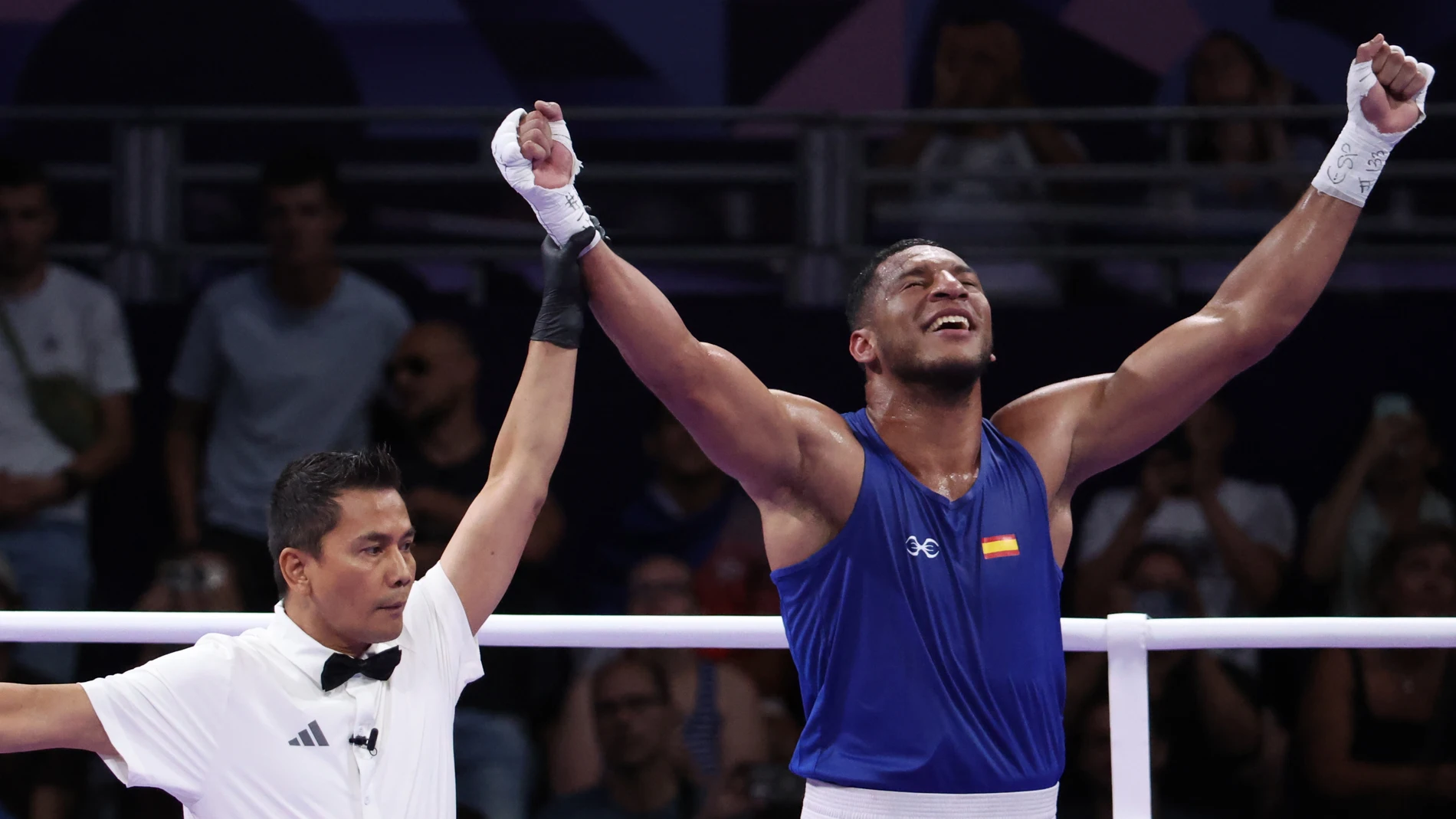 Villepinte (France), 01/08/2024.- Enmanuel Reyes Pla of Spain celebrates after winning his Men 92kg quarterfinal against Victor Schelstraete of Belgium of the Boxing competitions in the Paris 2024 Olympic Games, at the North Paris Arena in Villepinte, France, 01 August 2024 (Bélgica, Francia, España) EFE/EPA/YAHYA ARHAB