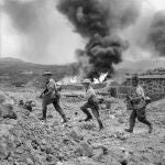 Soldados en plena invasión de Sicilia por parte del banco aliado, durante la segunda Guerra Mundial.