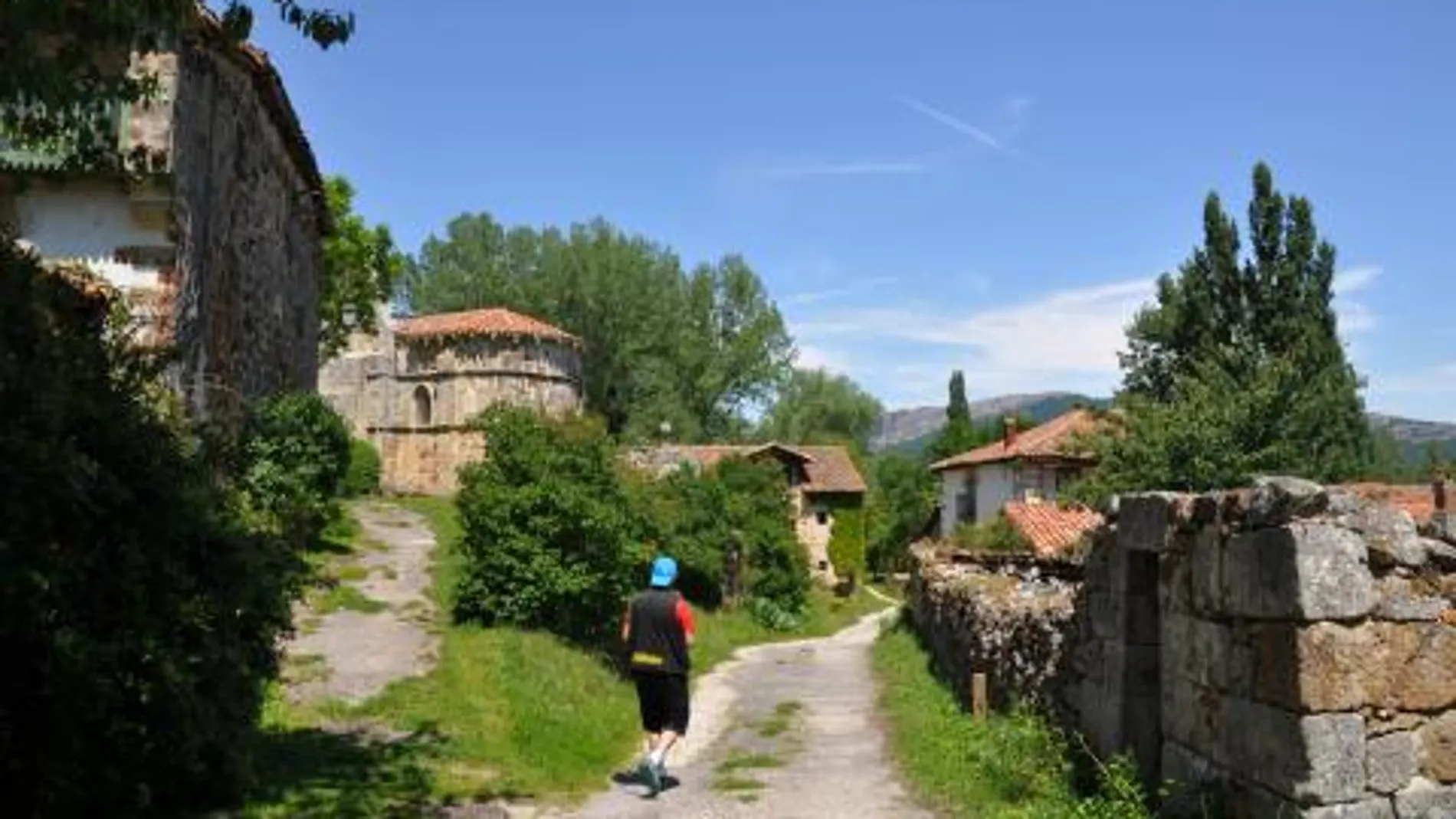 Crespos, el último pueblo de Castilla y León, con ocho habitantes y una iglesia románica del siglo XII