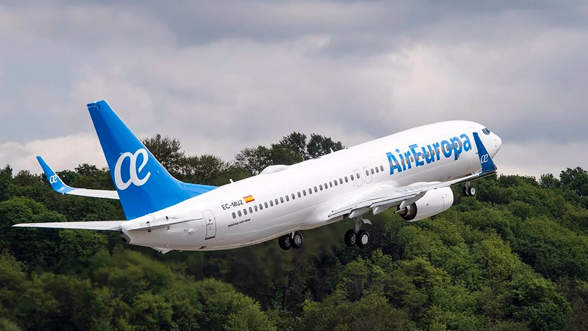 Economía.- Organizaciones de consumidores celebran que IAG no compre Air Europa porque podría haber afectado a pasajeros