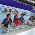 La Reina Letizia apoyando al atletismo en París.