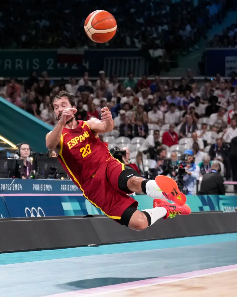 Llull, en uno de sus últimos partidos con la selección en los pasados Juegos