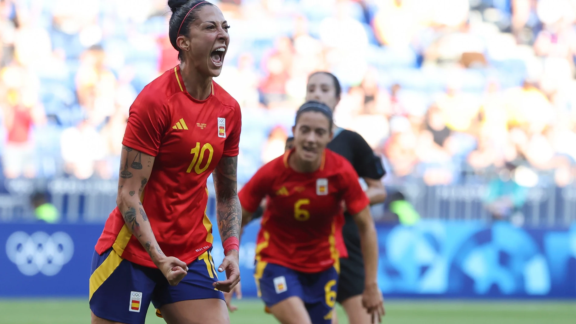 LYON, 03/08/2024.- La delantera de España Jennifer Hermoso celebra su gol ante Colombia durante el partido de cuartos de final de fútbol femenino de los Juegos Olímpicos de París 2024, disputado en el Estadio de Lyon (Francia). EFE/ Kiko Huesca