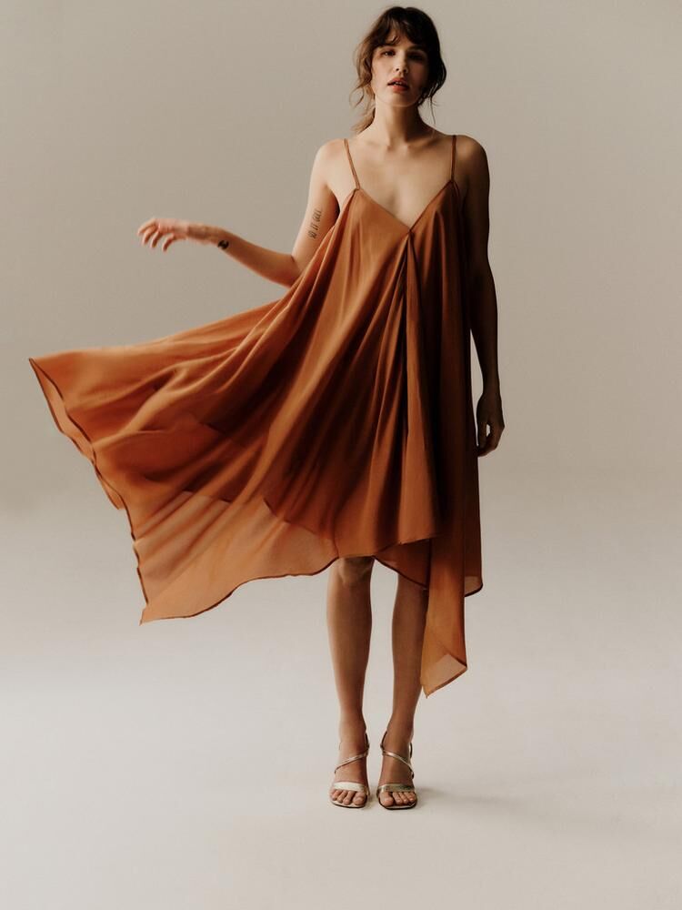 Vestido vaporoso de Primark.