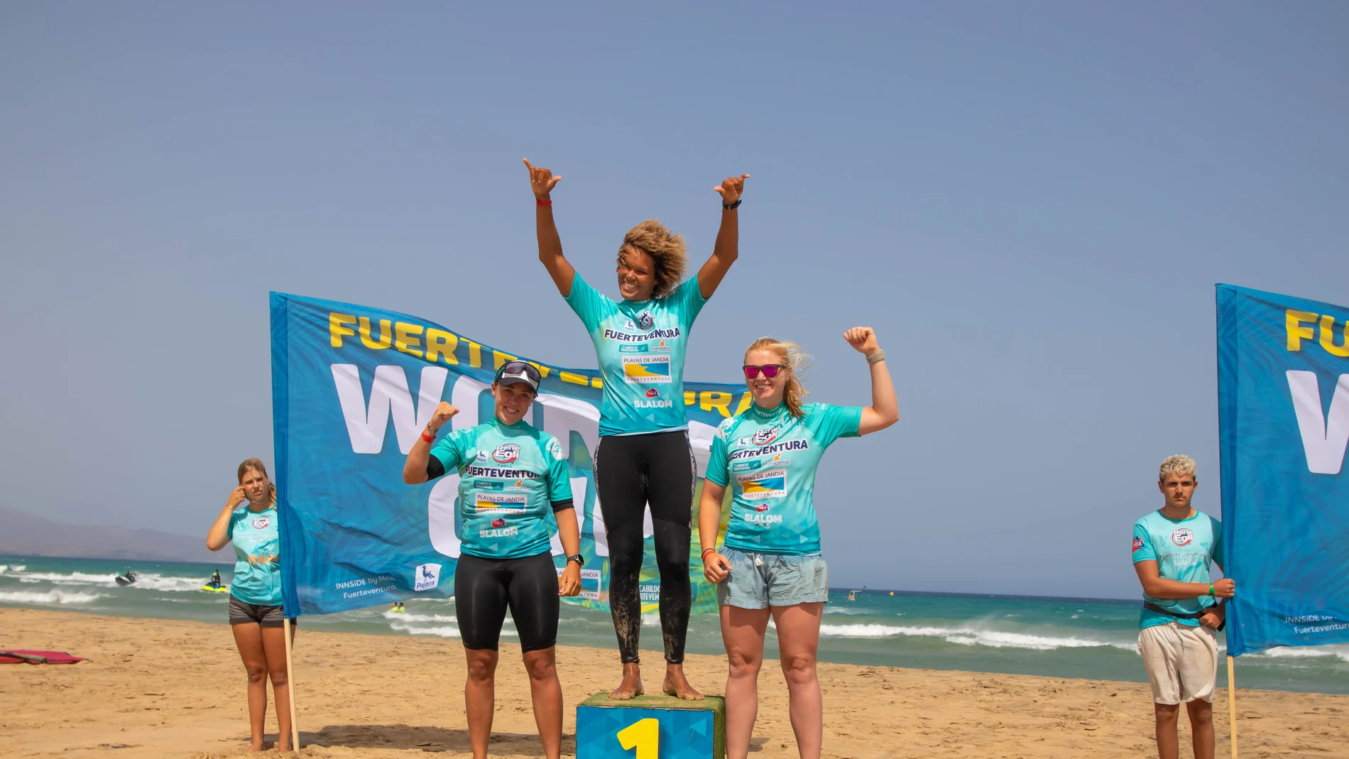 Podio del Slalom X femenino: 1.ª Sarah-Quita Offringa, 2.ª Justine Lemeteyer, 3.ª Jenna Gibson