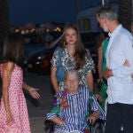 La Familia Real disfruta de una distendida cena durante sus vacaciones en Mallorca