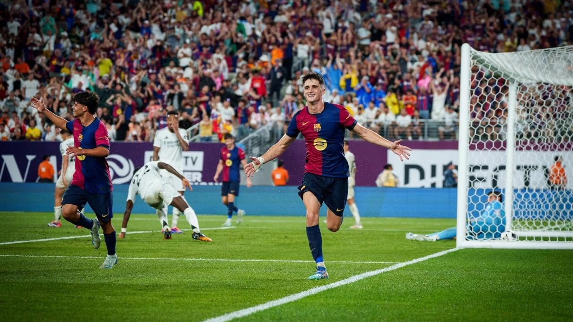 Fútbol.- Pau Víctor decide para el Barça el Clásico del verano ante el Real Madrid