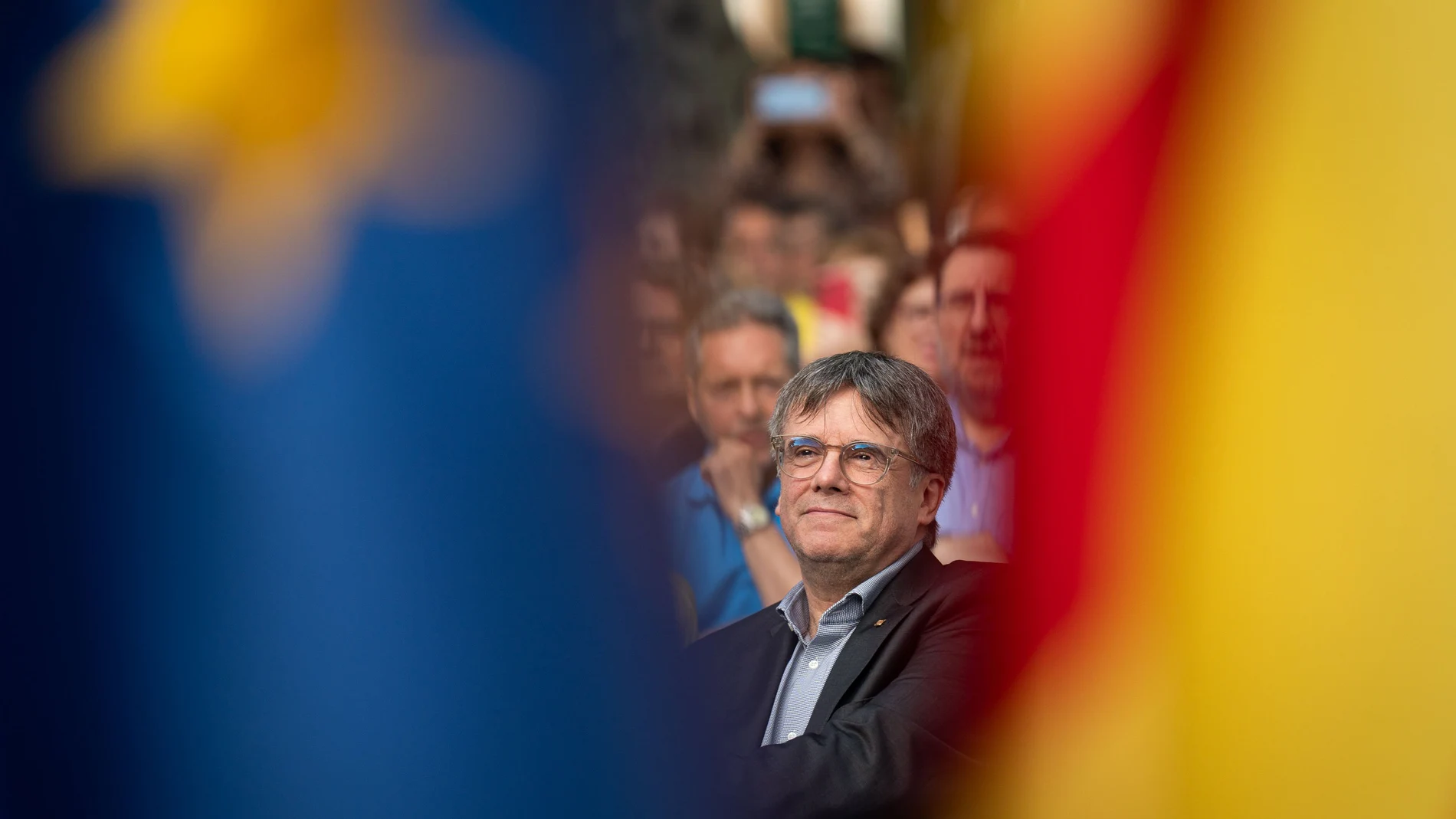El ex presidente de la Generalitat Carles Puigdemont durante un acto de campaña de JxCat en Colliure (Francia).