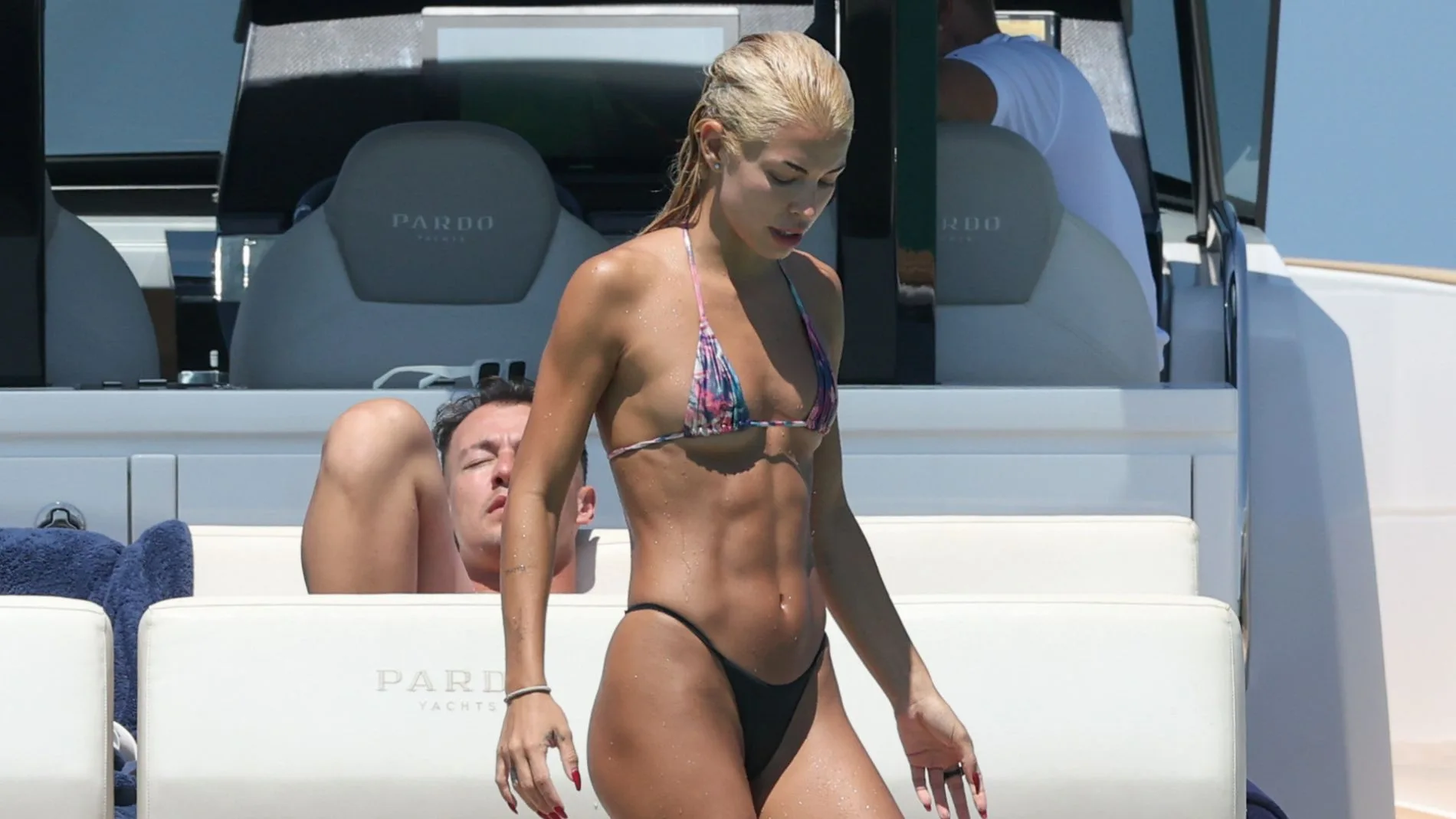 Jessica Goicoechea luciendo bikini.