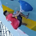 JJ.OO/Escalada.- Alberto Ginés, decimocuarto en la prueba de bloques de escalada, se juega la final en la cuerda