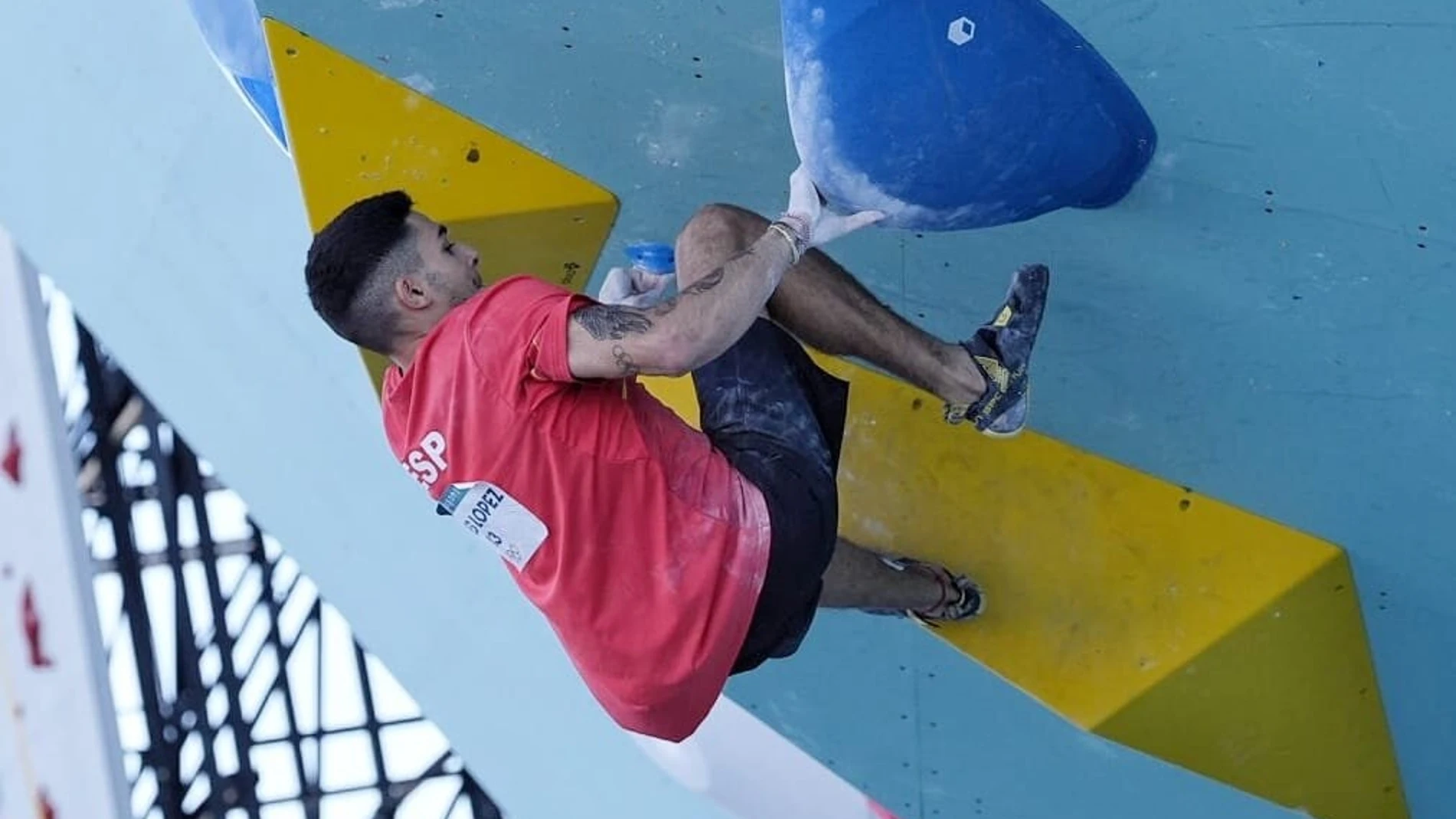 El escalador español Alberto Ginés compite en Paris 2024. COE 05/08/2024